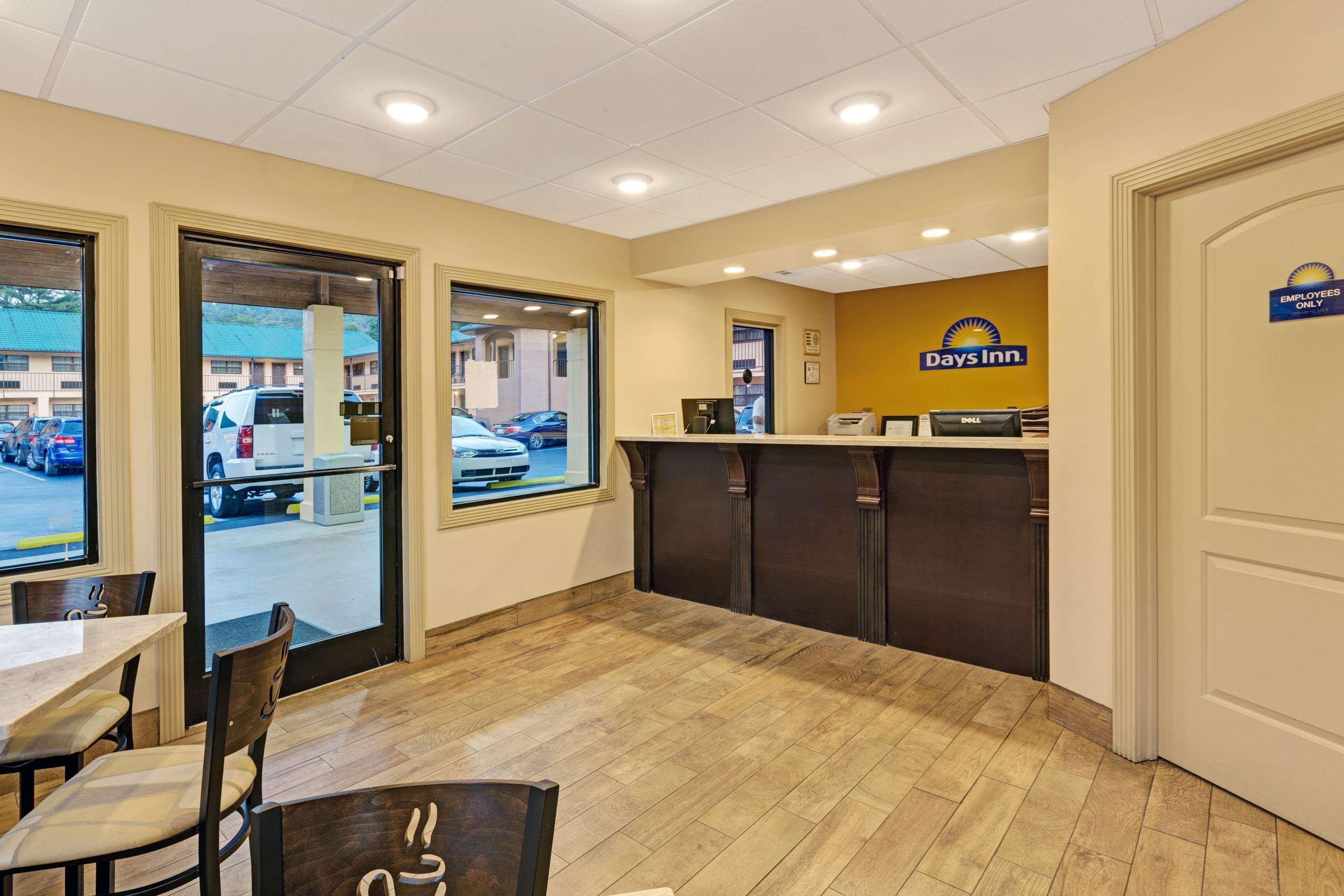 Days Inn By Wyndham Cherokee Near Casino Eksteriør bilde