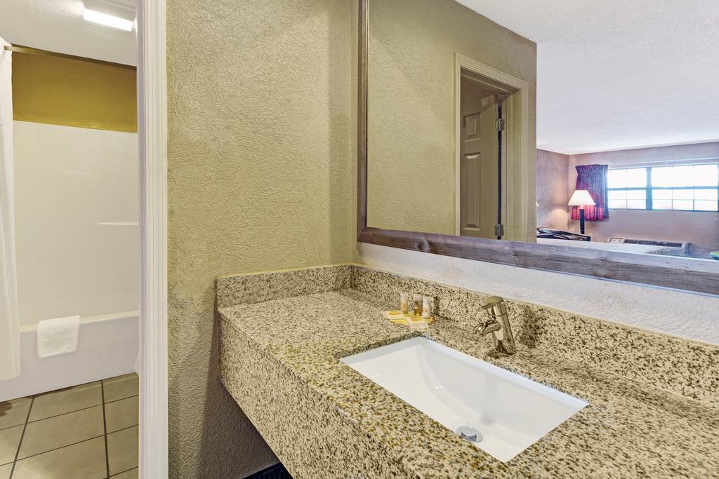 Days Inn By Wyndham Cherokee Near Casino Rom bilde
