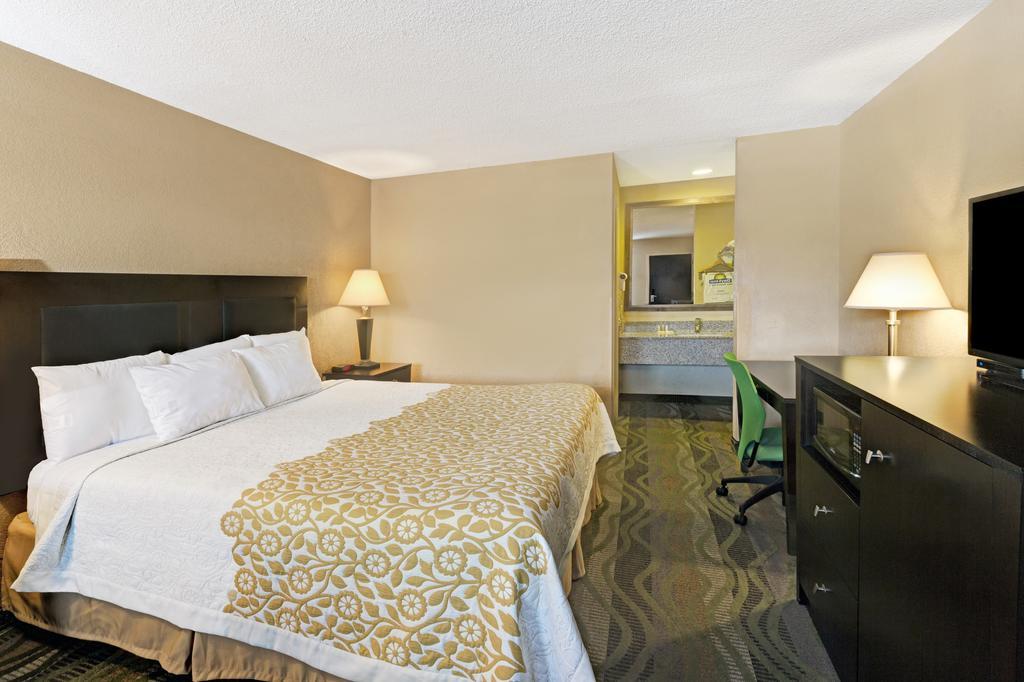 Days Inn By Wyndham Cherokee Near Casino Rom bilde